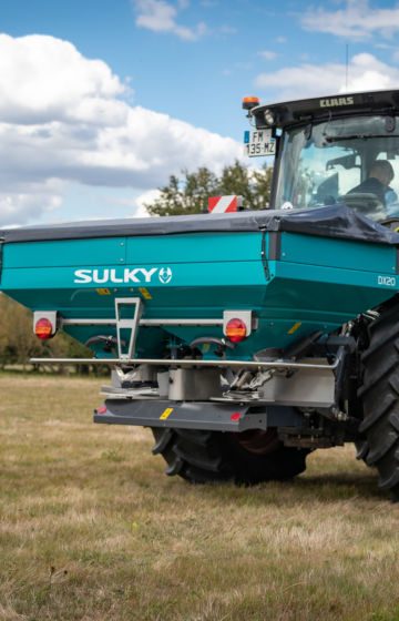 Gjødselspreder_traktor_sulky_dx20_00