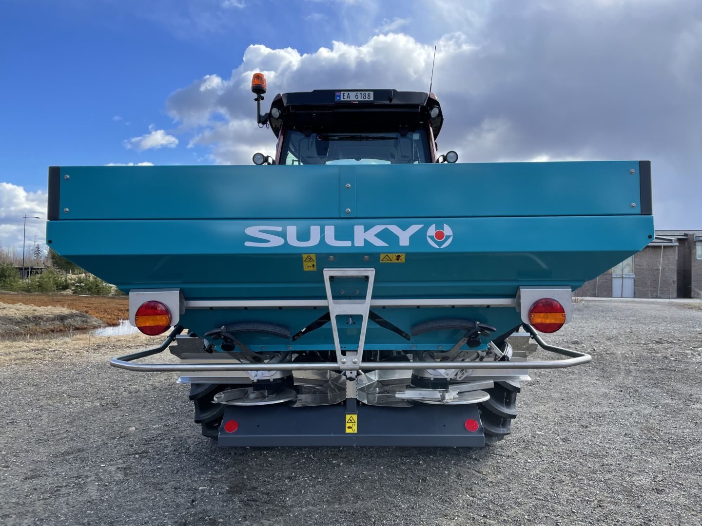 Gjødselspreder_traktor_sulky_dx20+_01