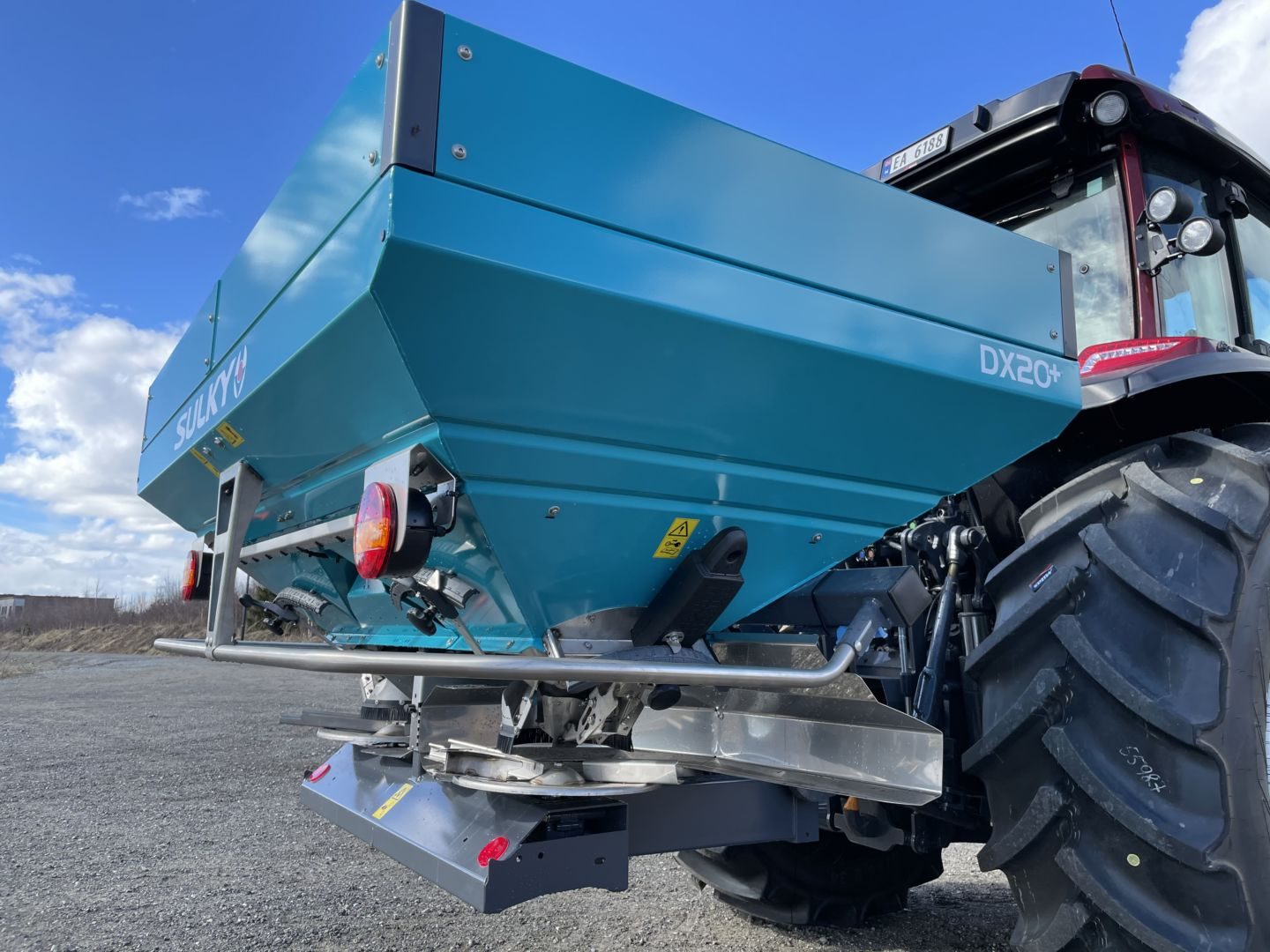 Gjødselspreder_traktor_sulky_dx20+_04