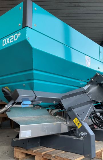 Gjødselspreder_traktor_sulky_dx20+_11