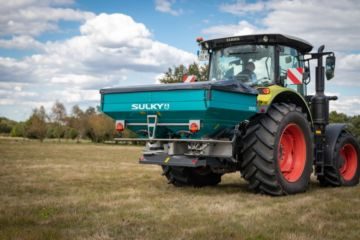 Gjødselspreder_traktor_sulky_dx20_30 Gjødselspreder_traktor_sulky_dx20_30Gjødselspreder_traktor_sulky_dx20_30