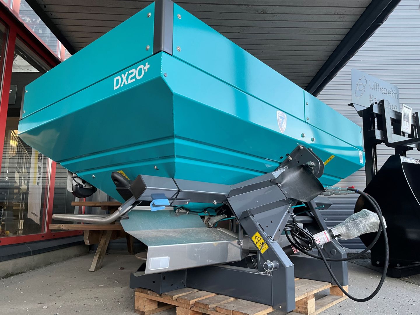 Gjødselspreder_traktor_sulky_dx20+_47