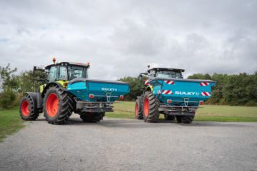 Gjødselspreder_traktor_sulky_dx20_dx30+_01