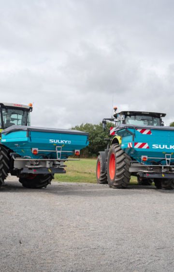 Gjødselspreder_traktor_sulky_dx20_dx30+_01