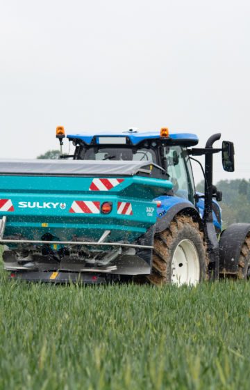 Gjødselspreder_traktor_sulky_x40+_01