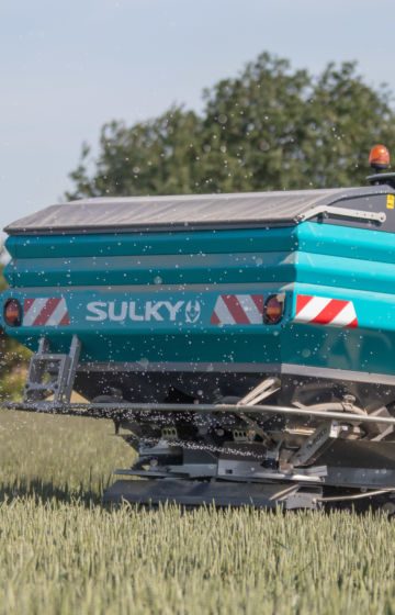 Gjødselspreder_traktor_sulky_x50+_01