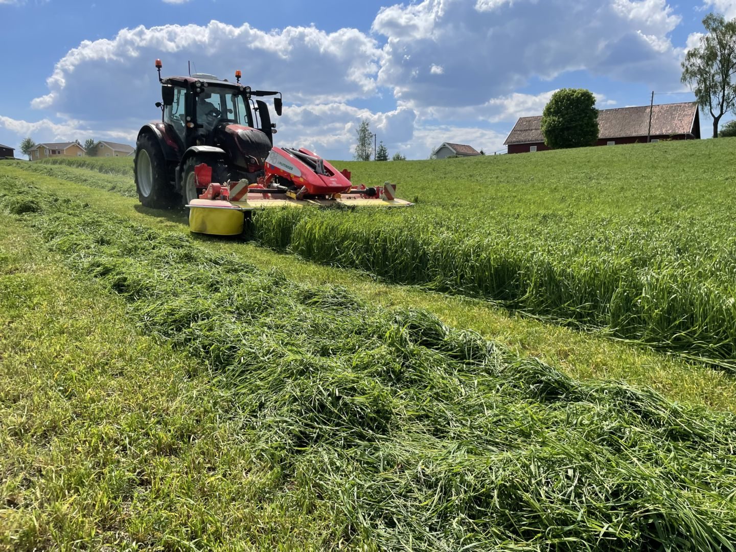 Frontslåmaskin_traktor_pöttinger (10)