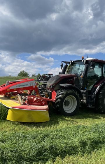 Frontslåmaskin_traktor_pöttinger (30)