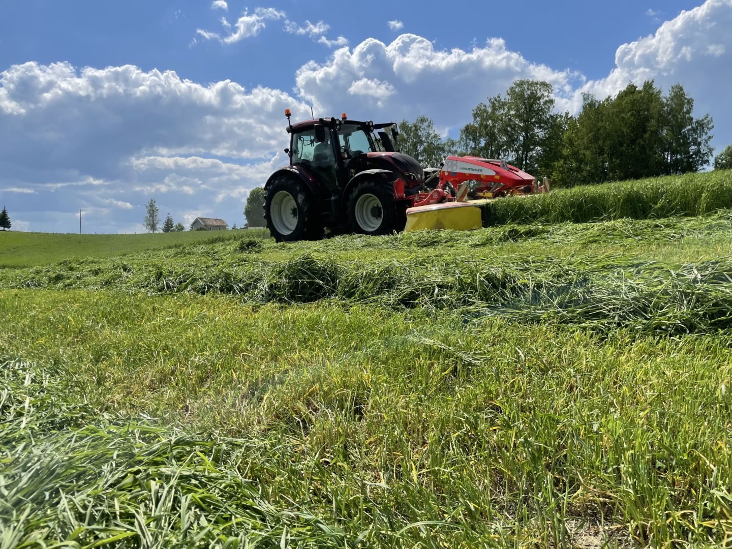 Frontslåmaskin_traktor_pöttinger (15)