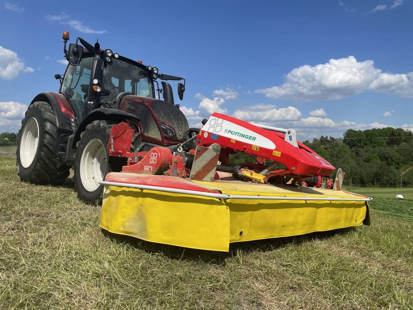 Frontslåmaskin_traktor_pöttinger (9)