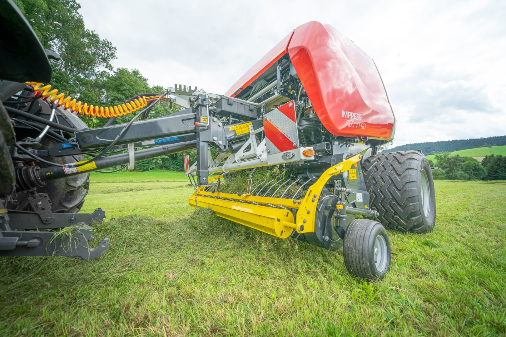 Rundballepresse_traktor_pöttinger_impress_v (3)