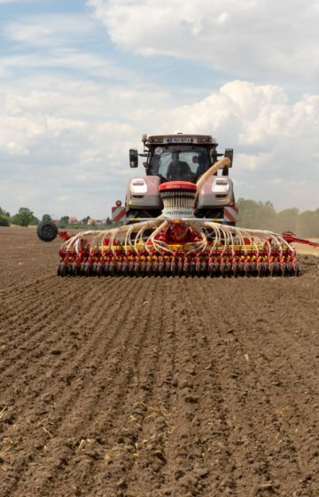 Såfrøaggregat_traktor_pöttinger_aerosem_03