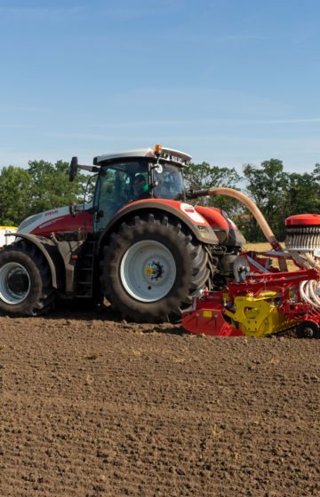 Såfrøaggregat_traktor_pöttinger_aerosem_06