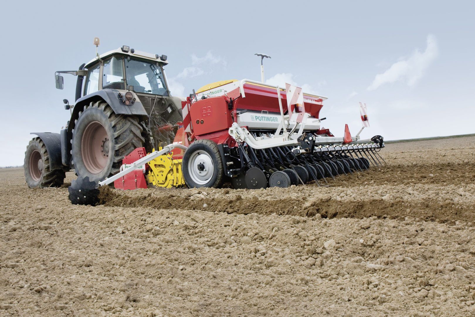 Såmaskin_traktor_pöttinger_vitasem_01
