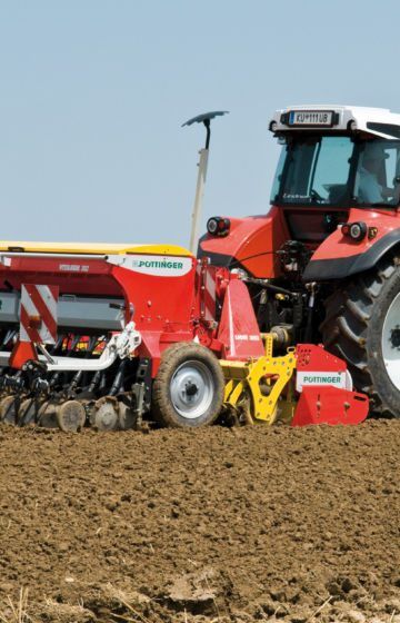 Såmaskin_traktor_pöttinger_vitasem_07