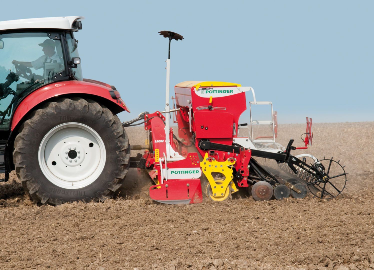 Såmaskin_traktor_pöttinger_vitasem_11