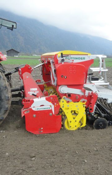 Såmaskin_traktor_pöttinger_vitasem_18