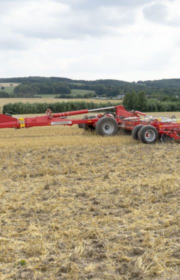 Skålharv_traktor_pöttinger_terradisc_04