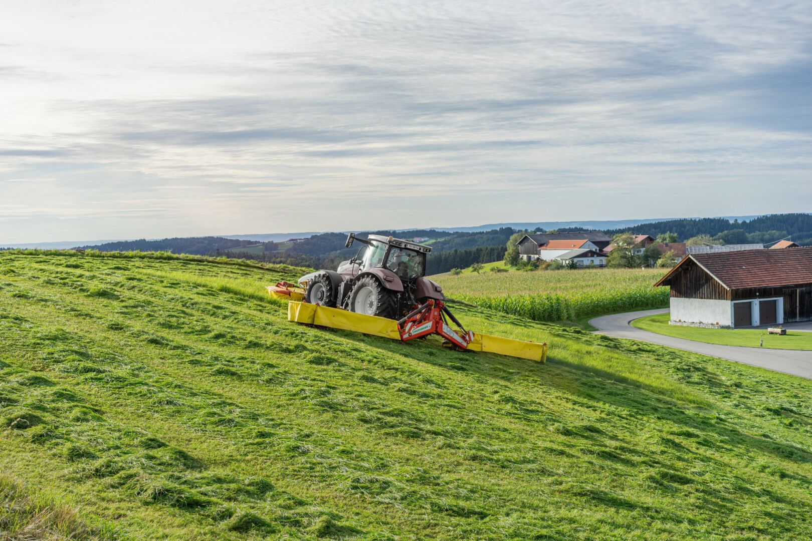 Slåmaskin_traktor_pöttinger_novadisc_butterfly (5)