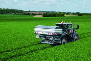 gjødselspreder_sky_traktor (3) gjødselspreder_sky_traktor (3)gjødselspreder_sky_traktor (3)