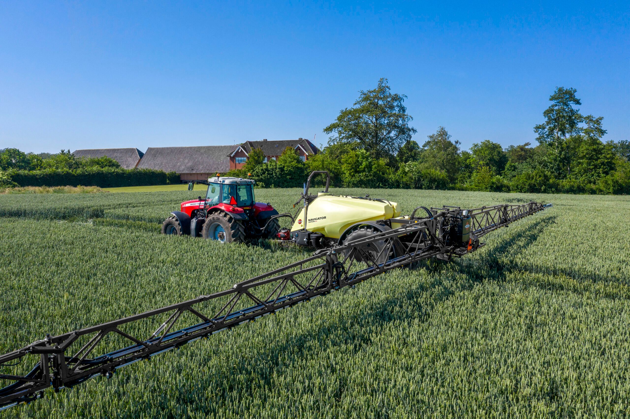 HARDI Navigator åkersprøyte med 21 meters bom og 3000 liters tank.HARDI Navigator åkersprøyte med 21 meters bom og 3000 liters tank.