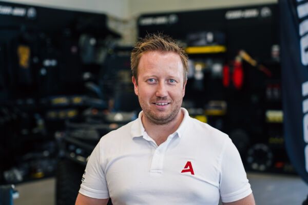 Martin Rønningen er selger hos Akerhsus Traktor