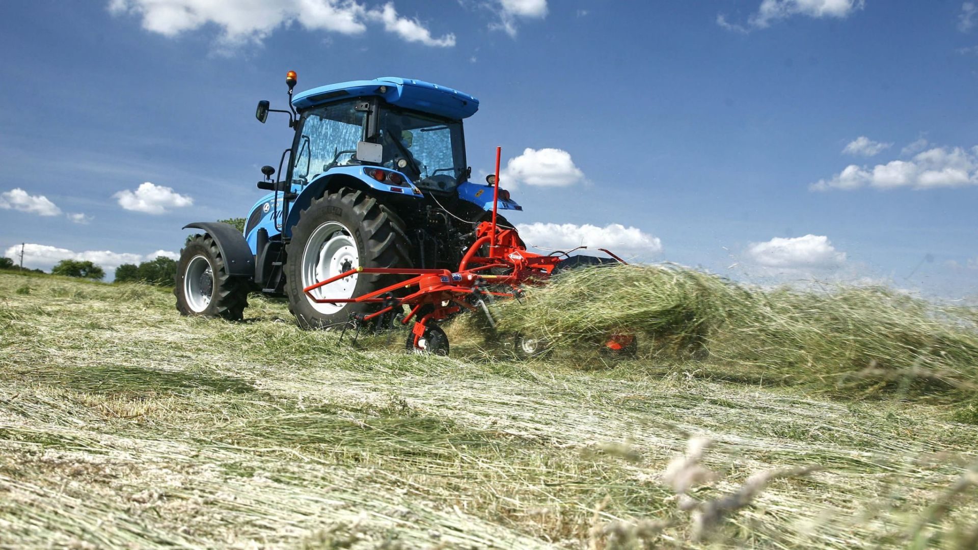 Sprederive_traktor_kuhn_GF-7902-TGII (1)