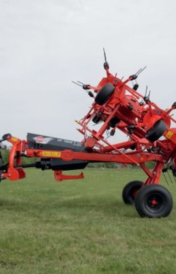 Sprederive_traktor_kuhn_GF-7902-TGII (4)
