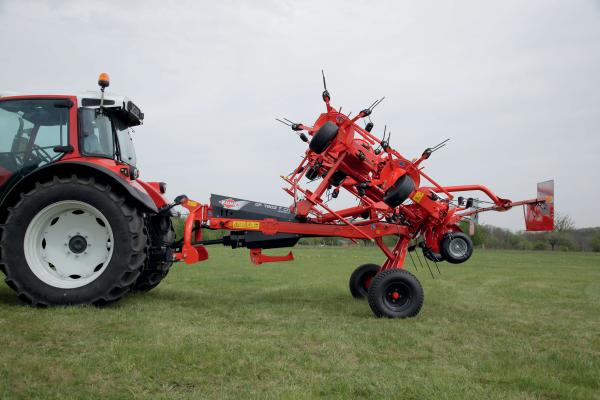 Sprederive_traktor_kuhn_GF-7902-TGII (4)