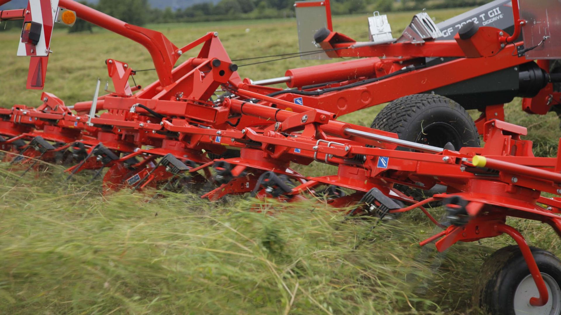 Sprederive_traktor_kuhn_GF-7902-TGII (7)