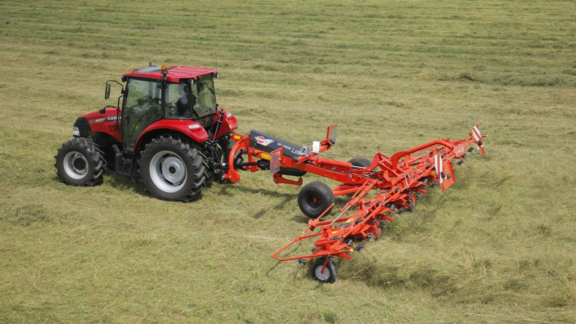 Sprederive_traktor_kuhn_GF-7902-TGII (1)