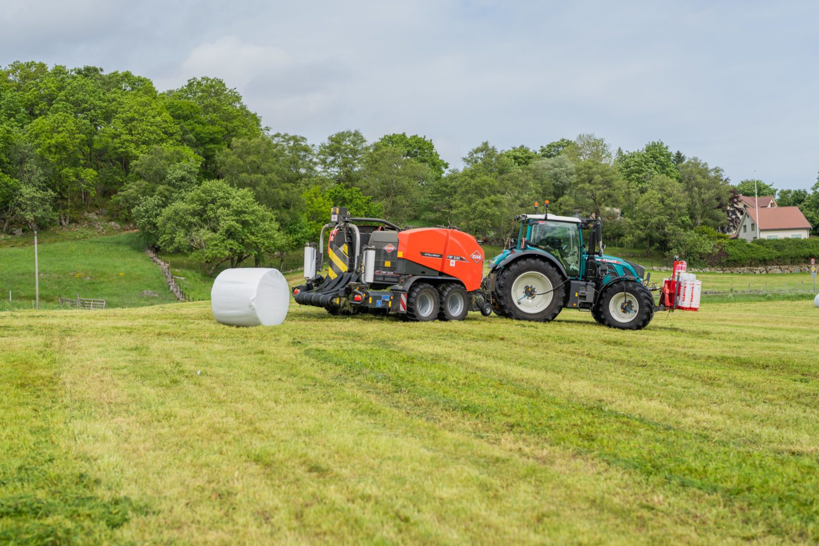 Rundballepresse_kuhn_traktor_fbp (7)