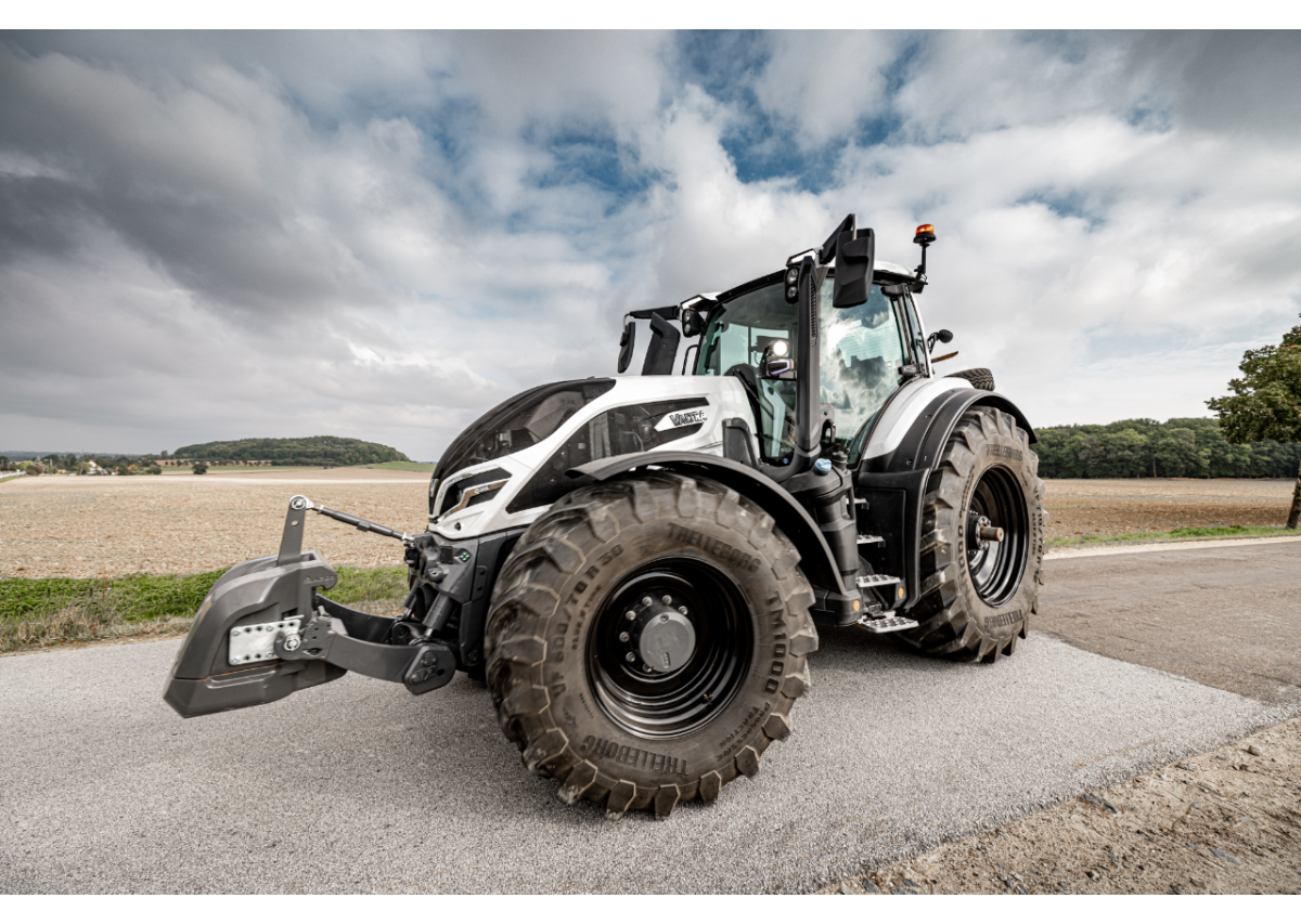 Valtra_q-serie_traktor_q5 (6)