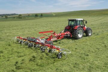 Sprederive_8-rotor_06-1620×1080 Fôrkvalitet i Fokus – Pöttinger HIT Sprederiver