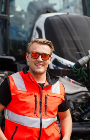 Valtra i fokus hos Elverum Anleggservice Valtra i fokus hos Elverum Anleggservice