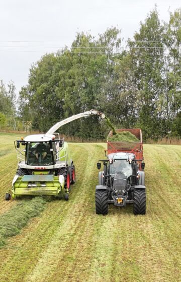 Valtra i full sving hos Nora Sandberg Valtra i full sving hos Nora Sandberg