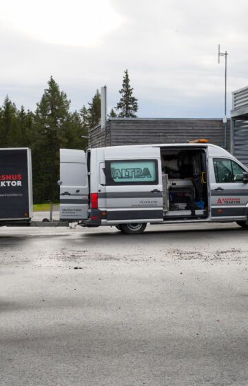 Vi møter Kjell Bekkelund stolt Valtra kunde. Vi møter Kjell Bekkelund stolt Valtra kunde.