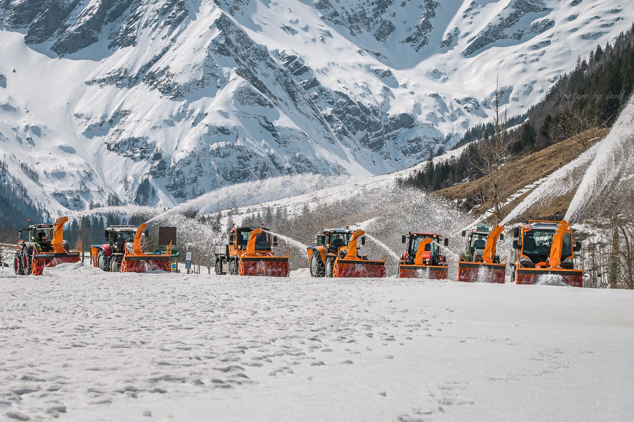 Tor Amb demonstrerer Kahlbacher KFS 750 på Park- og anleggsmessen.Tor Amb demonstrerer Kahlbacher KFS 750 på Park- og anleggsmessen.