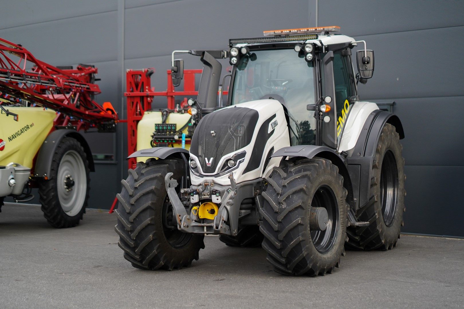 Pent brukt traktor i god stand, tilgjengelig hos Akershus Traktor.Pent brukt traktor i god stand, tilgjengelig hos Akershus Traktor.