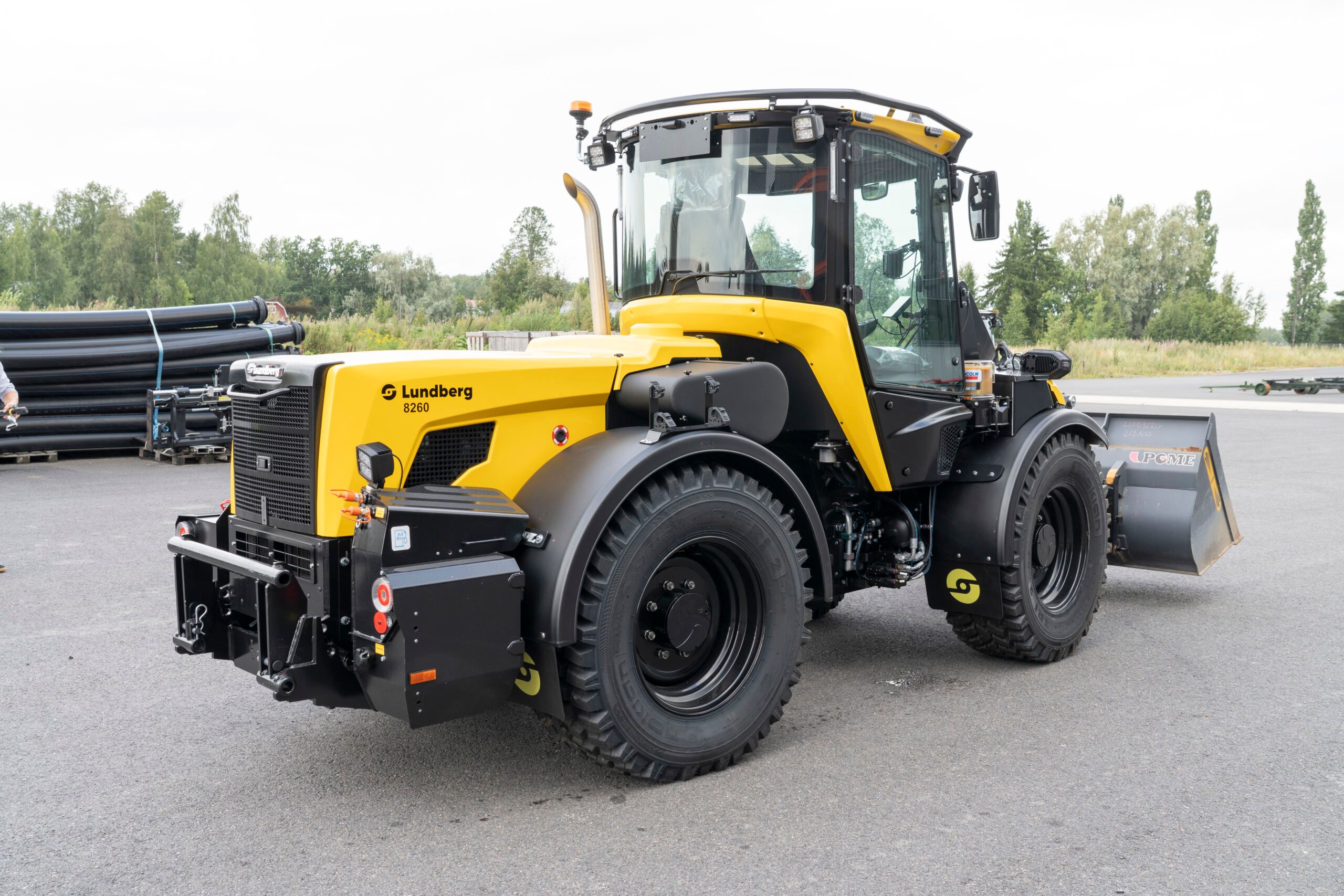 Lundberg redskapsbærer, en moderne og nyutviklet maskinserie designet for effektivt og allsidig arbeid.Lundberg redskapsbærer, en moderne og nyutviklet maskinserie designet for effektivt og allsidig arbeid.