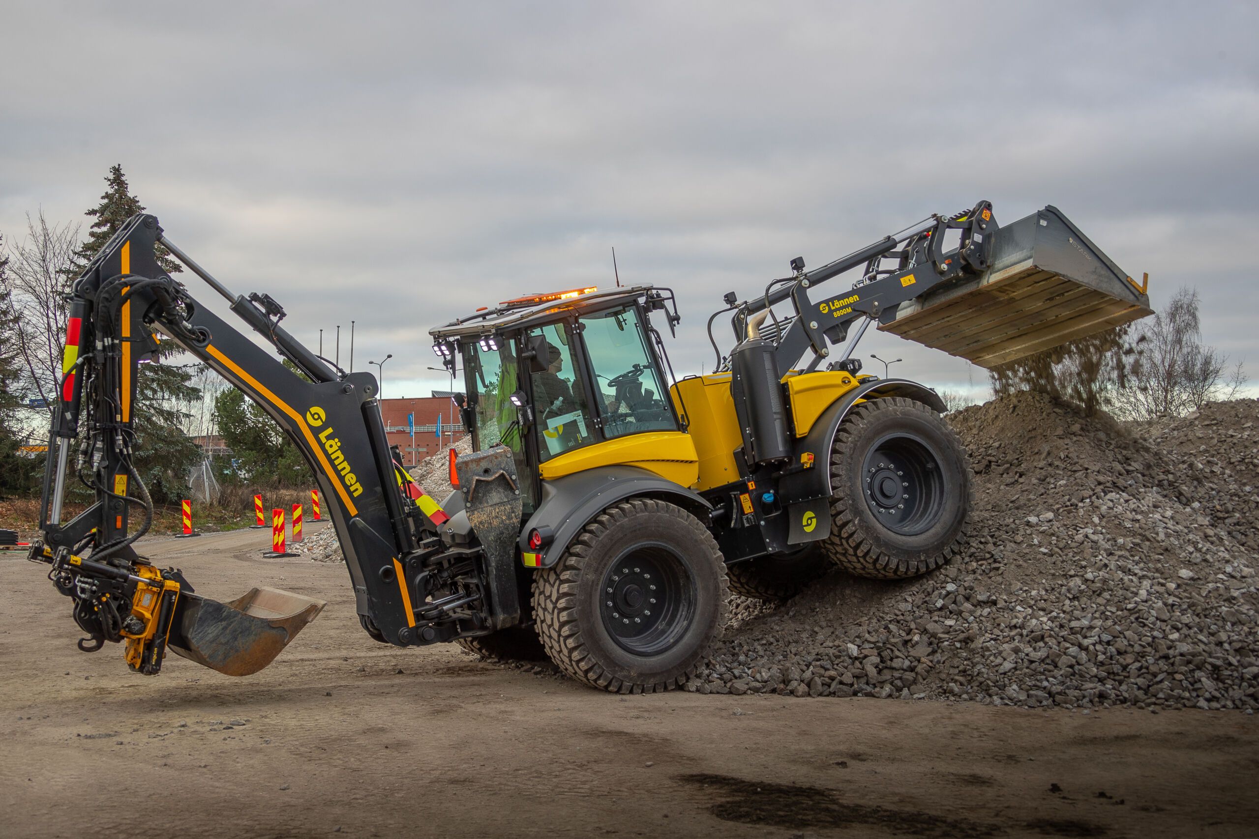 Lännen, effektiv maskin for arbeid i alle terreng og årstider