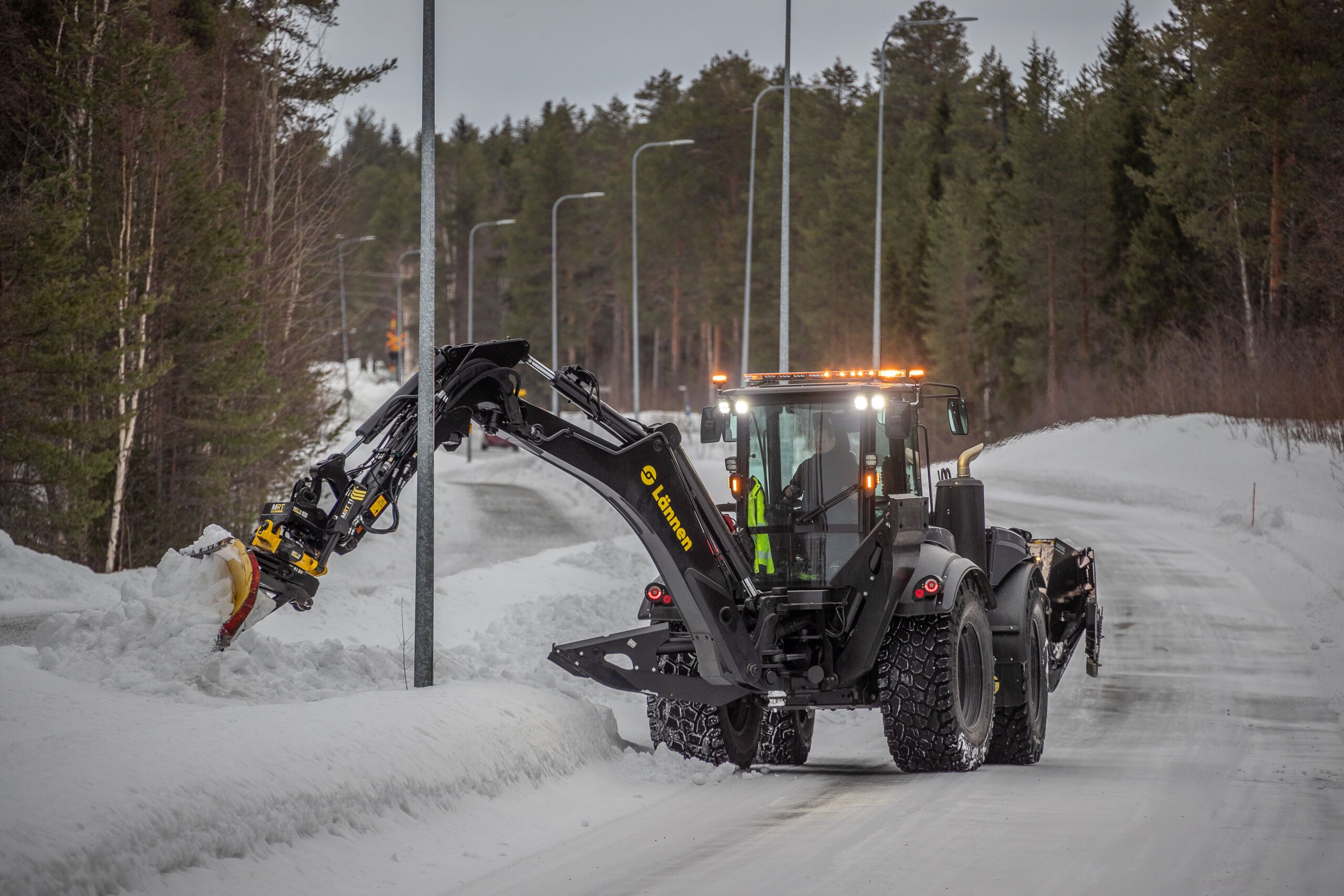 Lännen, effektiv maskin for arbeid i alle terreng og årstider