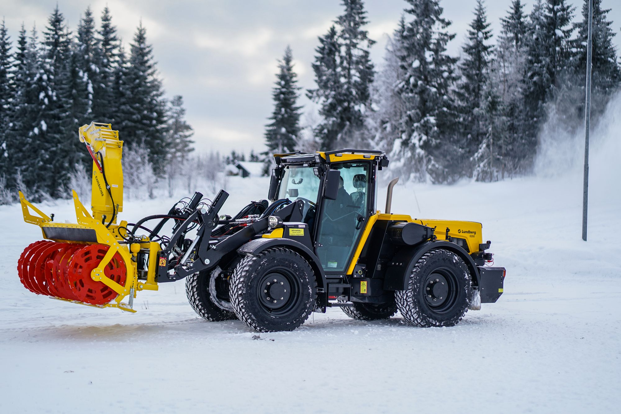 Lundberg redskapsbærer, en moderne og nyutviklet maskinserie designet for effektivt og allsidig arbeid.Lundberg redskapsbærer, en moderne og nyutviklet maskinserie designet for effektivt og allsidig arbeid.