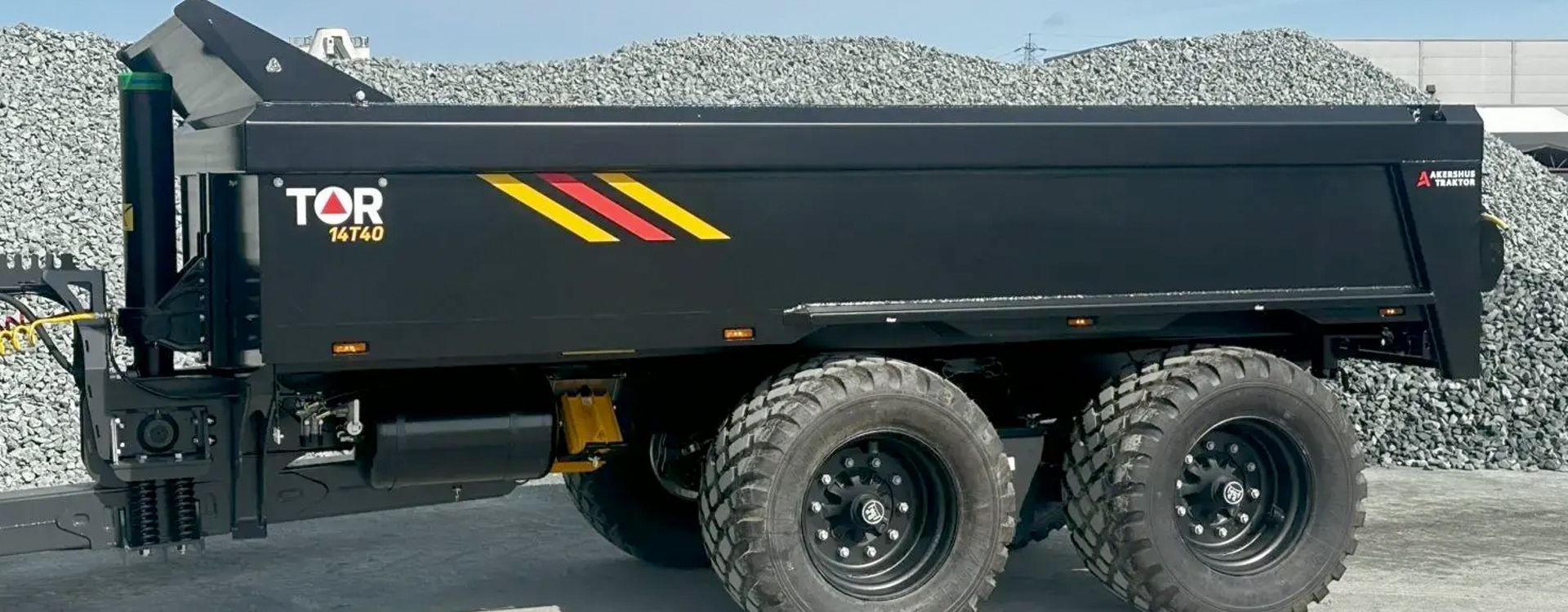 Tor Henger under vedlikehold med tilgjengelige delerTor Henger under vedlikehold med tilgjengelige deler