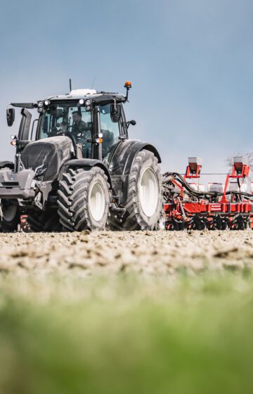 Valtra inngår samarbeid med If