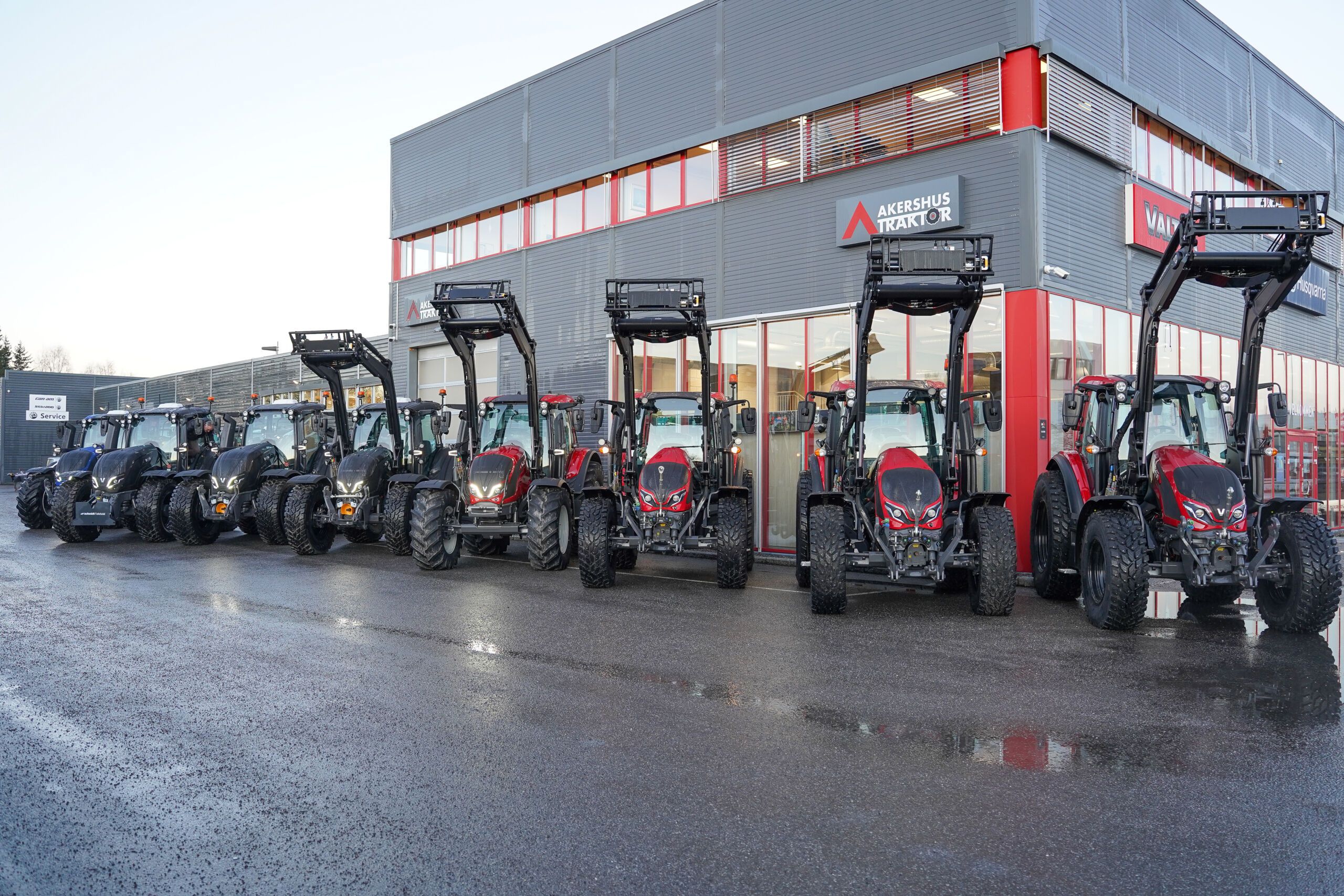 Akershus Traktor søker selger til Akershus Traktor Steinkjer