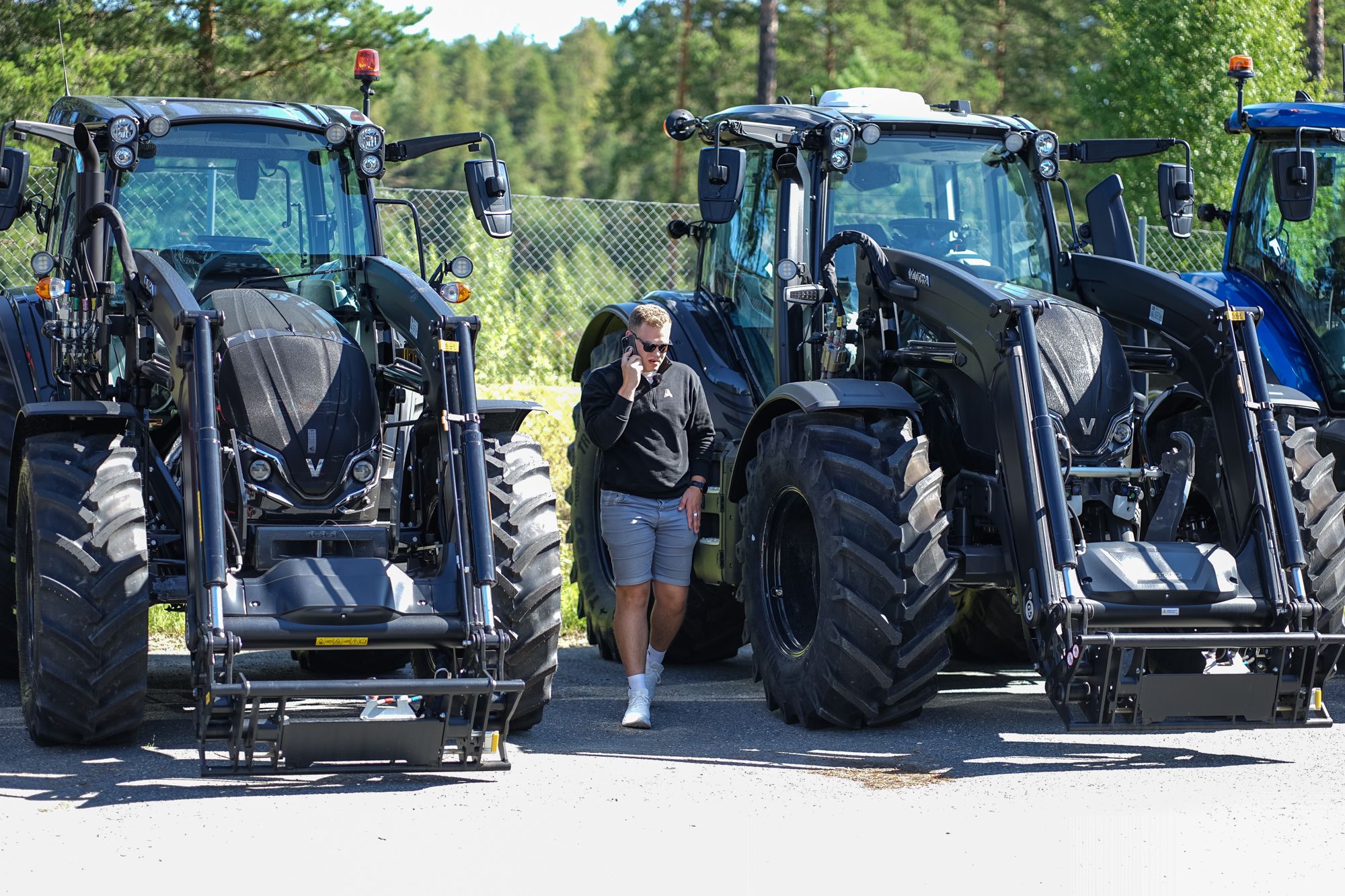 Magnus, selger på akerhus traktor på Hønefoss. Han hjelper deg med Valtra.Magnus, selger på akerhus traktor på Hønefoss. Han hjelper deg med Valtra.