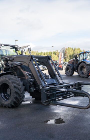 Torstein Sjåheim viser nye Valtra G-serie CVT på Toten og Bygdedagene