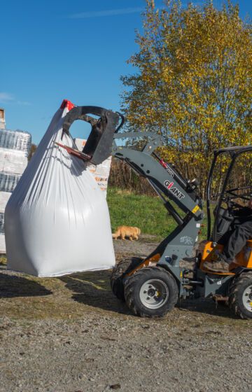 Giant G1100 gjør gårdsarbeidet enklere